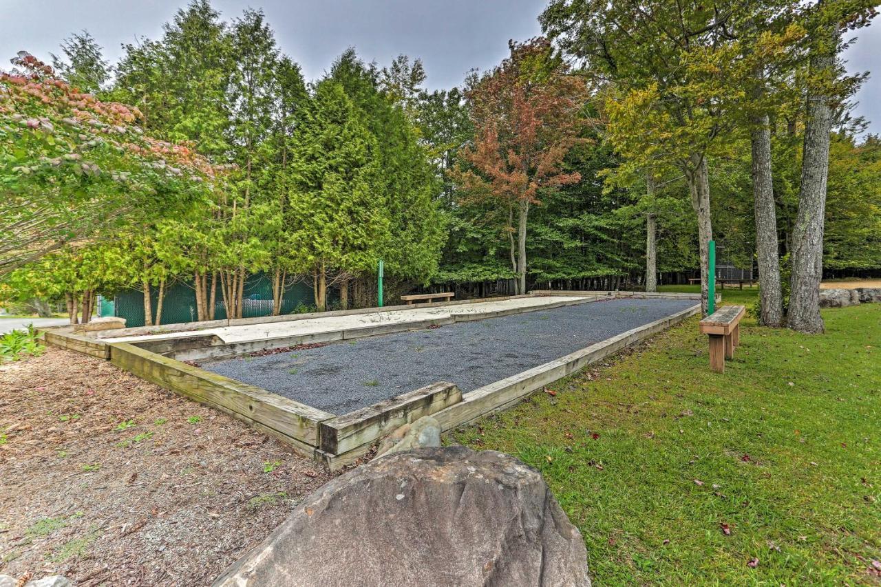 Tobyhanna Home With Hot Tub And Fire Pit Walk To Lake Exterior photo